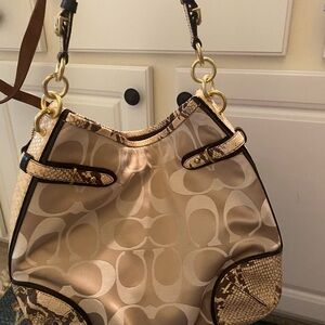 Coach purse. Like new!
